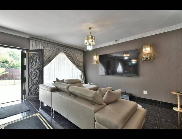 3 BEDROOM HOUSE FOR SALE IN RANDPARK RIDGE